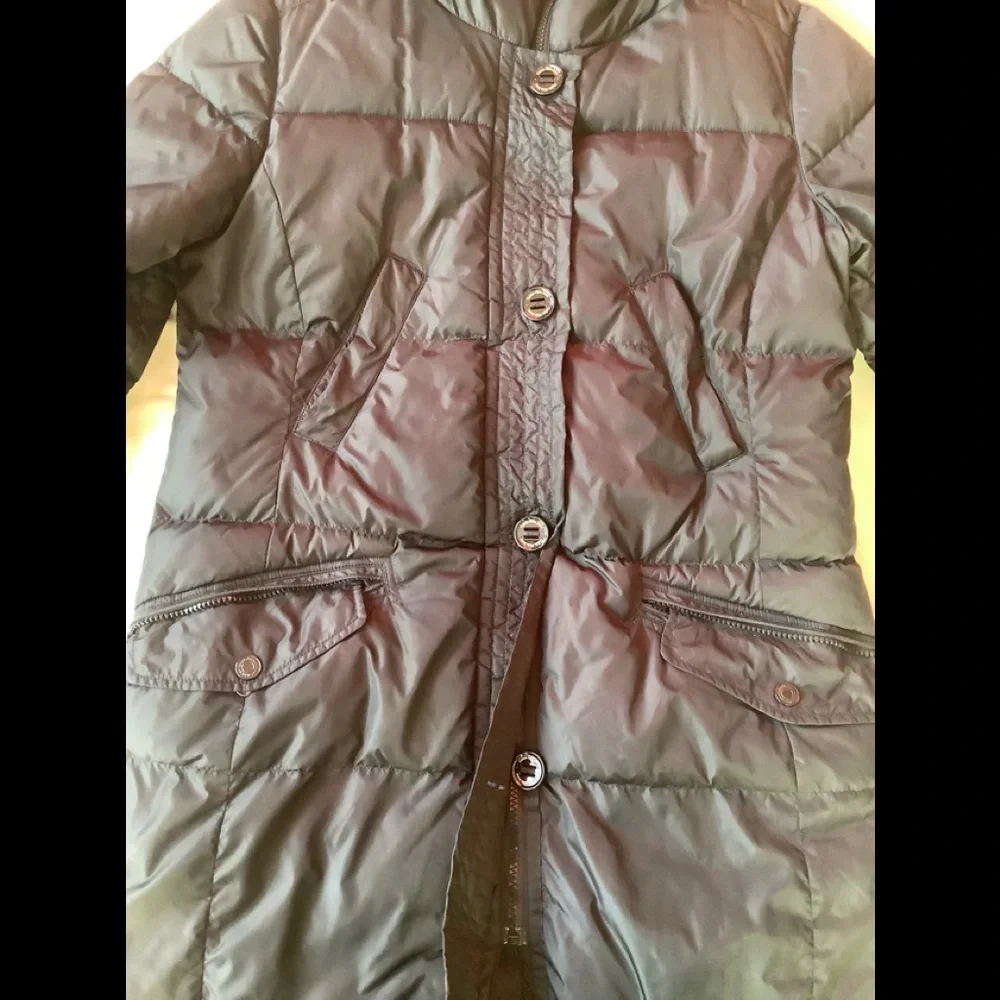 Calvin Klein women’s puffer coat, black. Size large - Picture 3 of 9